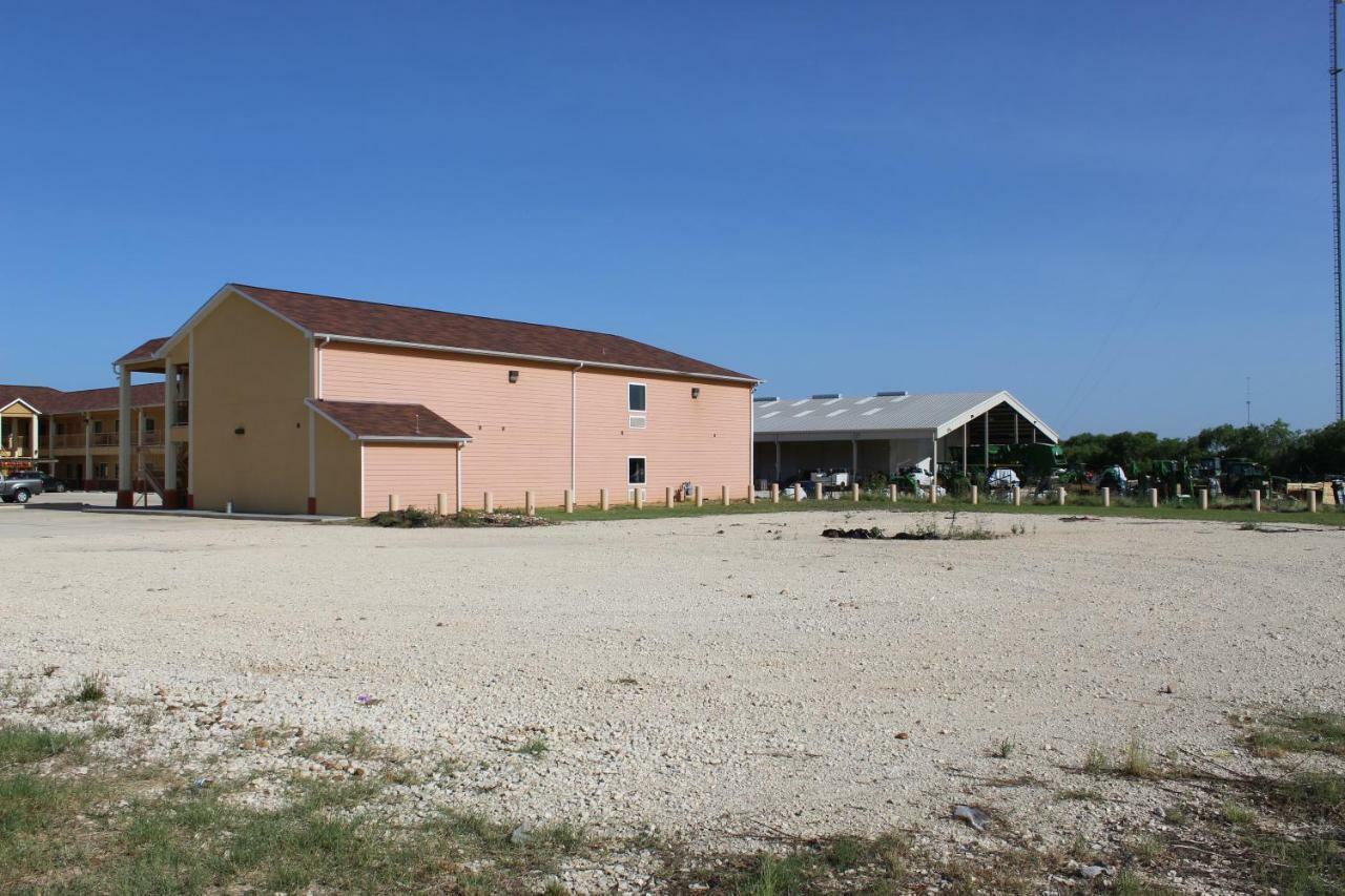 Horizon Inn & Suites Pearsall Eksteriør bilde